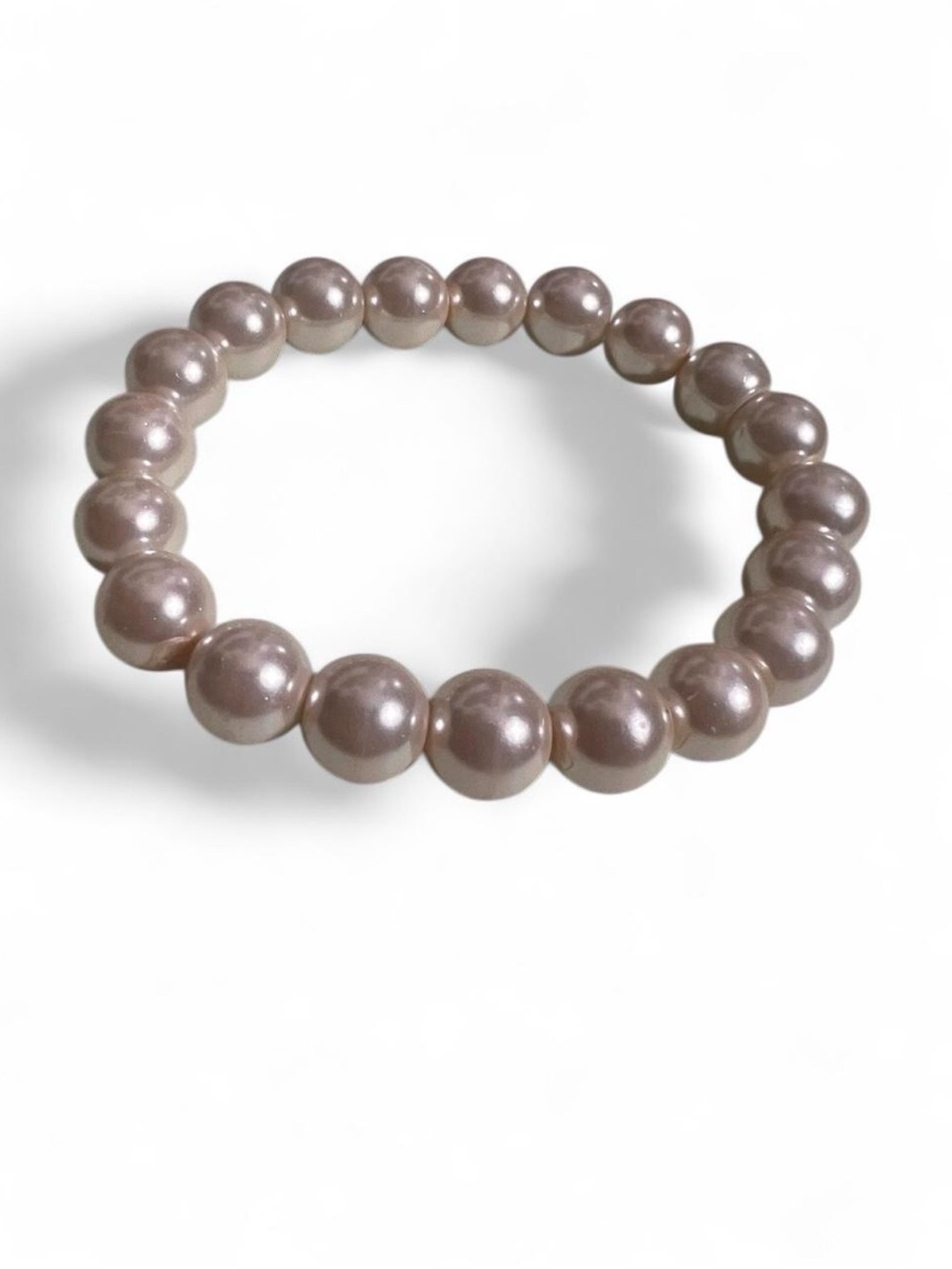 Pearl bracelet with stretchy band